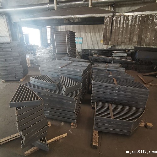 高空用平台钢格板边缘处理至关重要