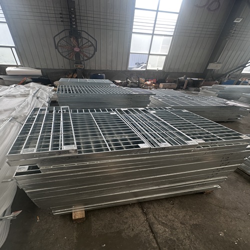 检修马道钢格板用途及荷载取值标准